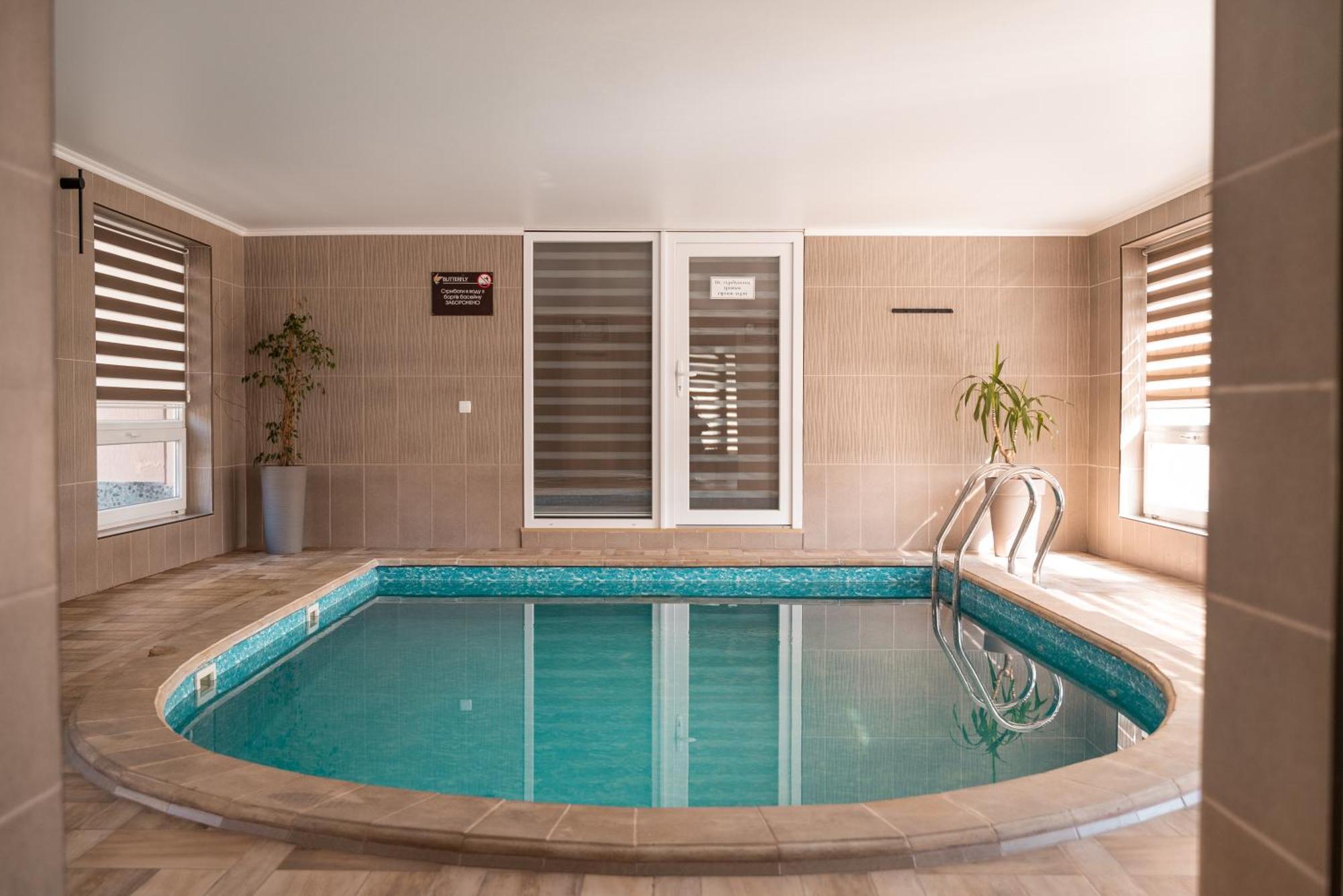 Hotel Butterfly Sadove ภายนอก รูปภาพ
