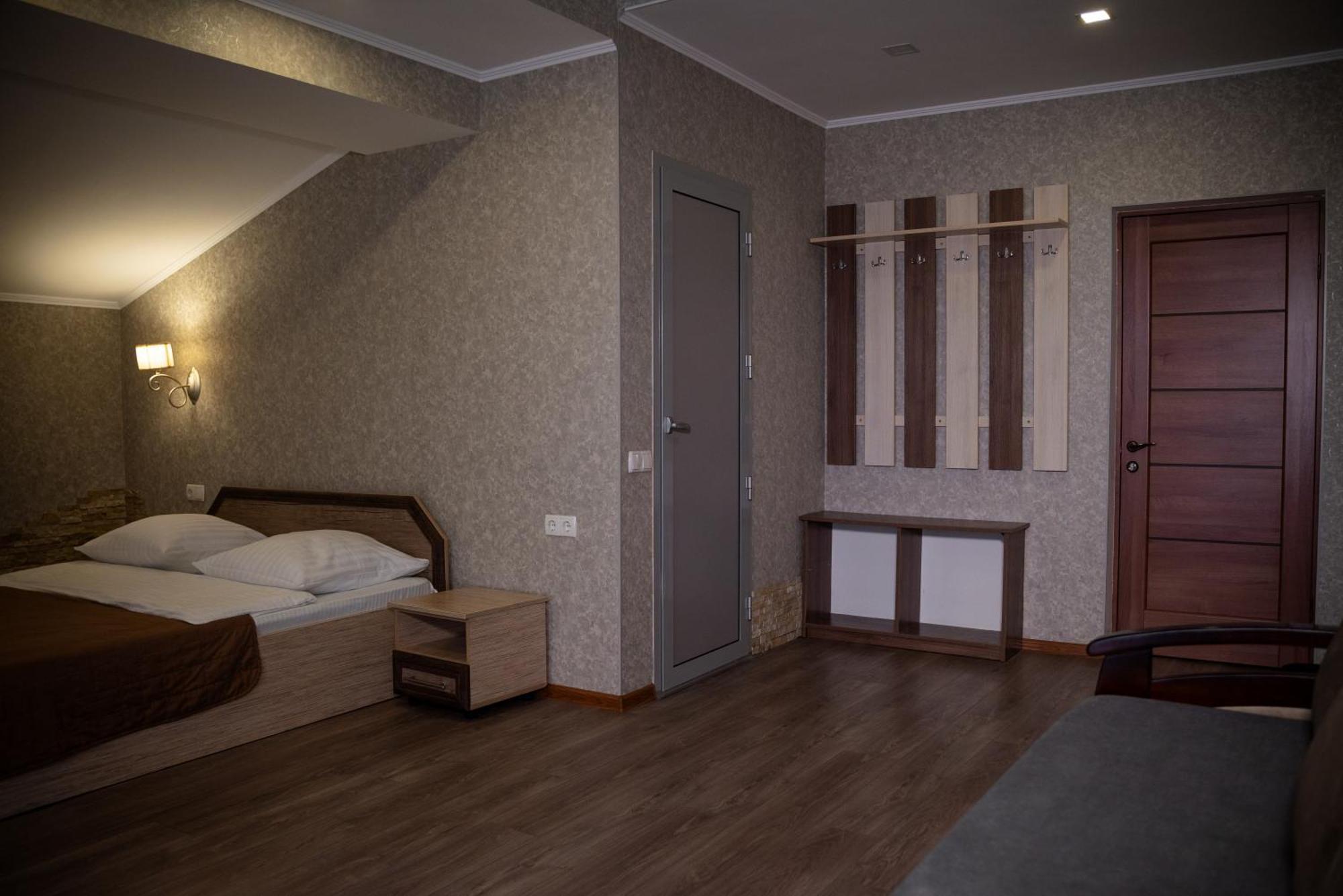 Hotel Butterfly Sadove ภายนอก รูปภาพ