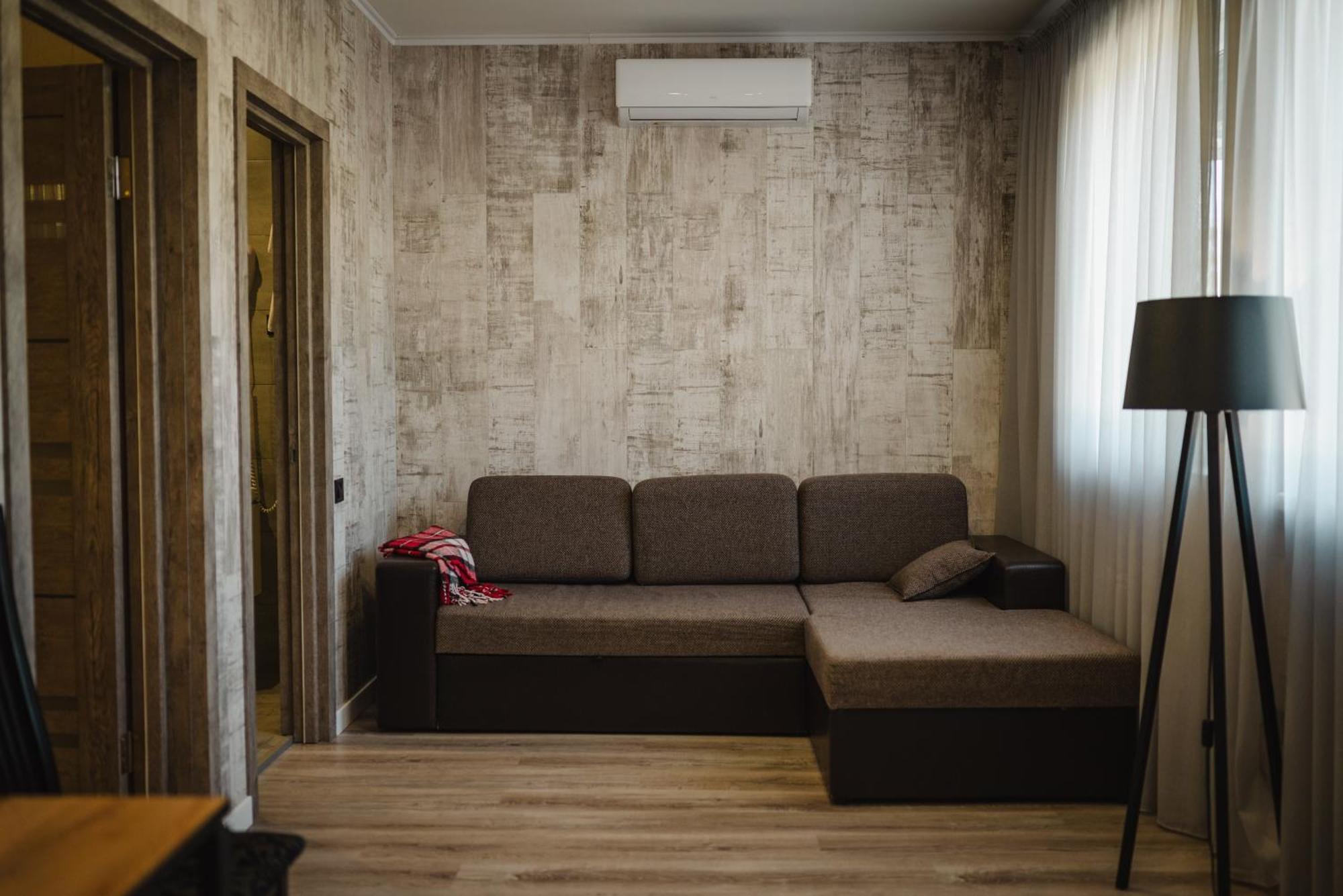 Hotel Butterfly Sadove ภายนอก รูปภาพ
