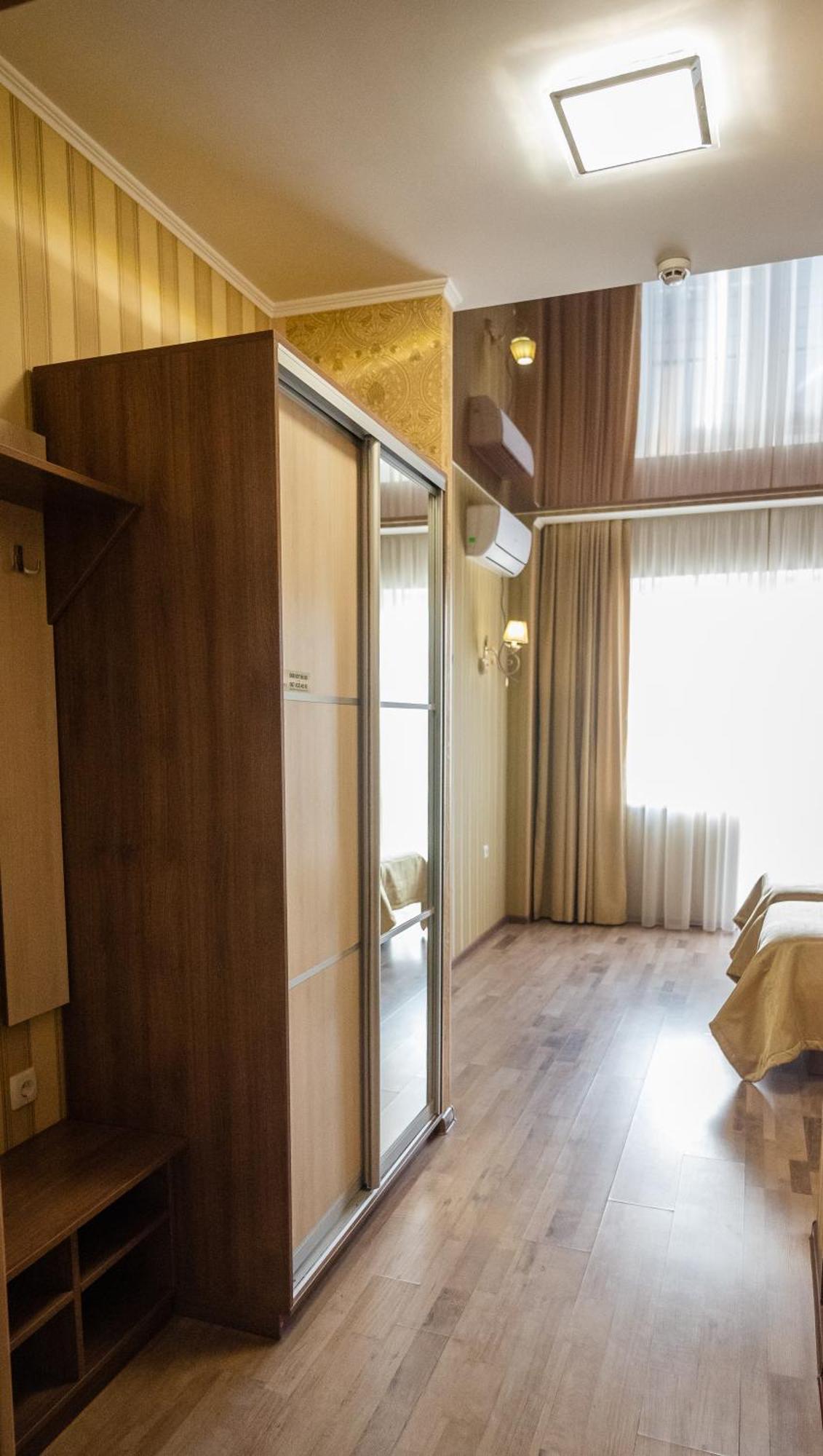 Hotel Butterfly Sadove ภายนอก รูปภาพ