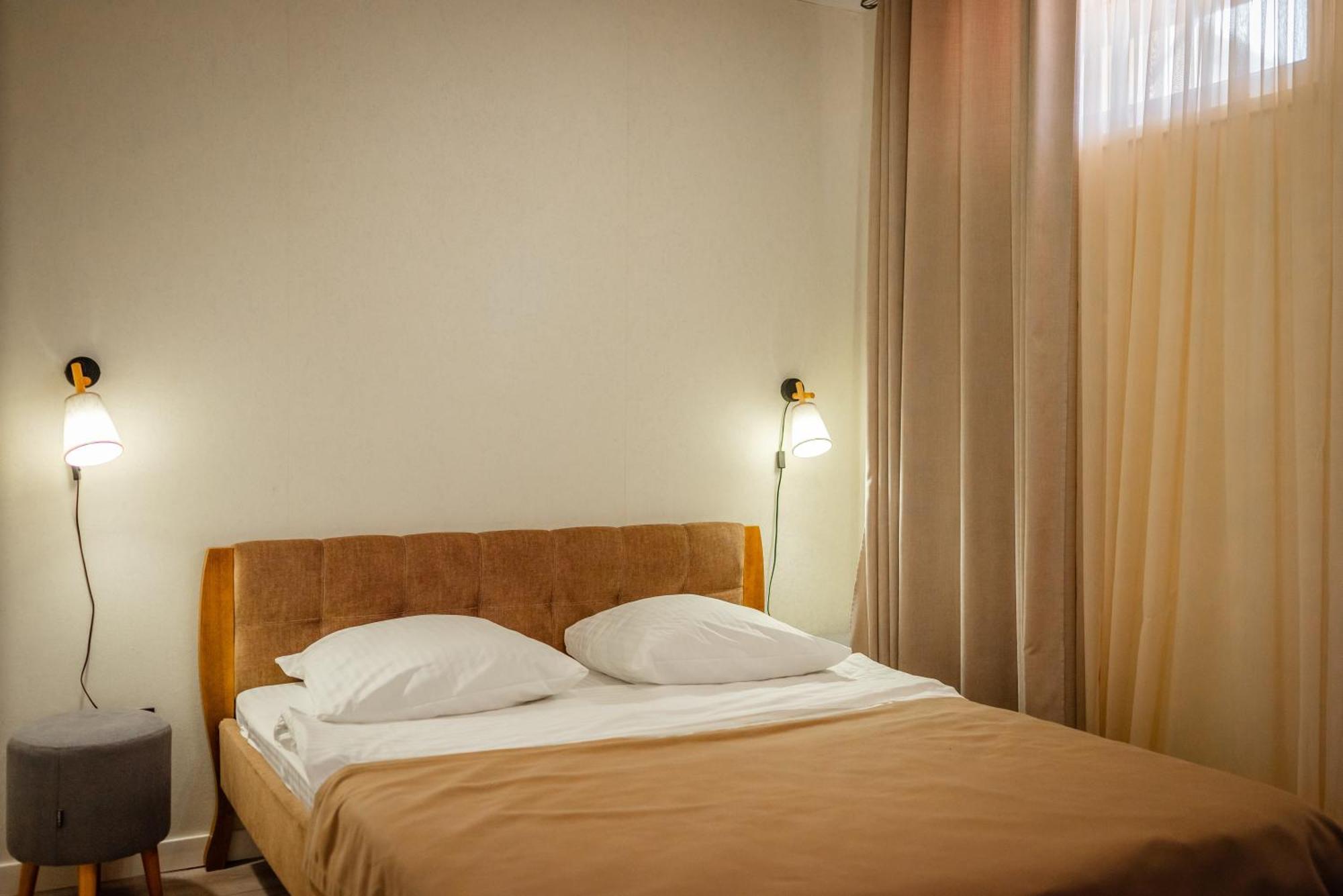 Hotel Butterfly Sadove ภายนอก รูปภาพ