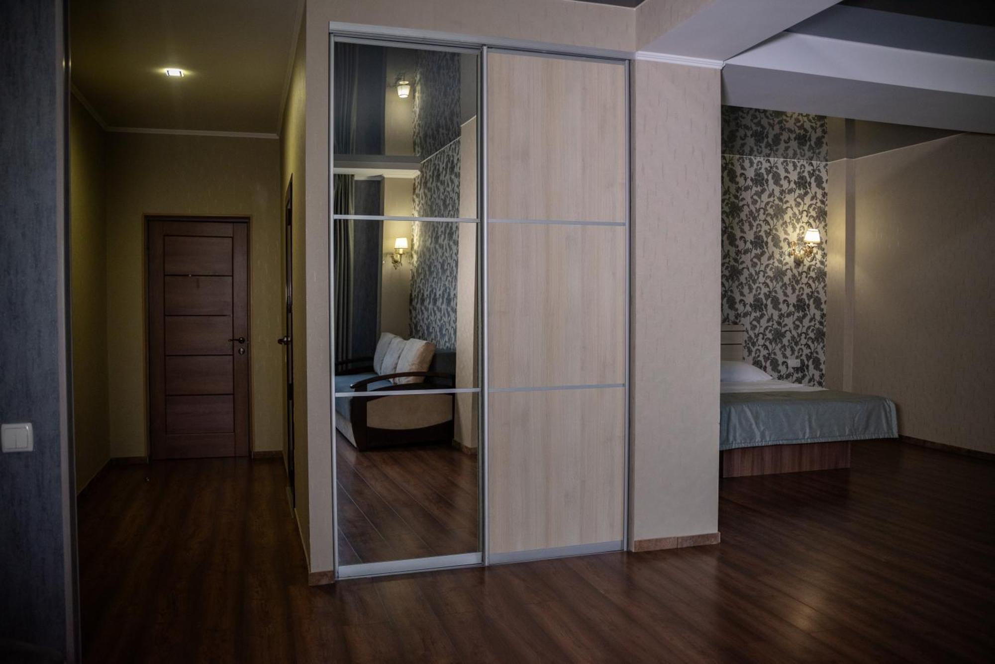 Hotel Butterfly Sadove ภายนอก รูปภาพ