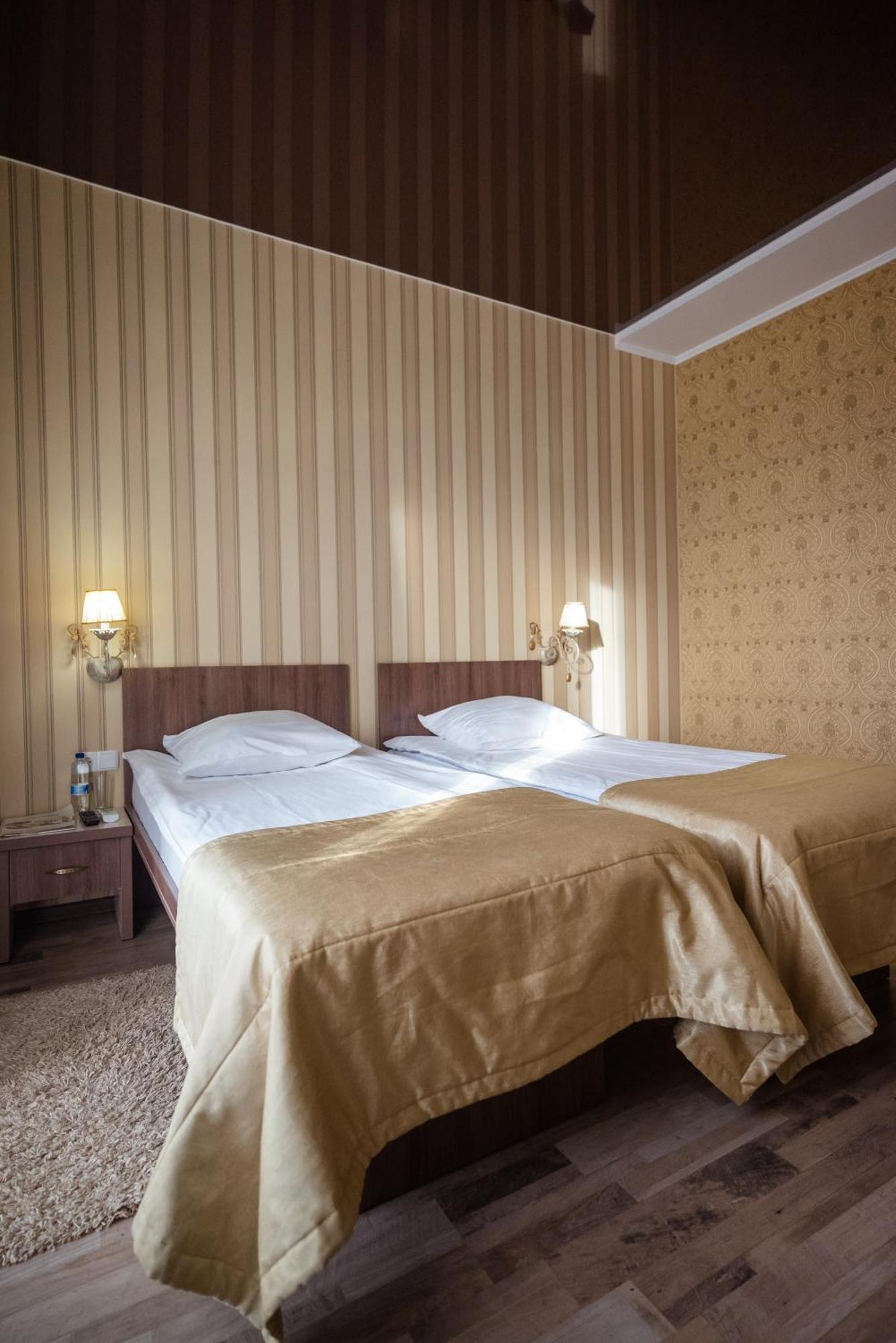 Hotel Butterfly Sadove ภายนอก รูปภาพ