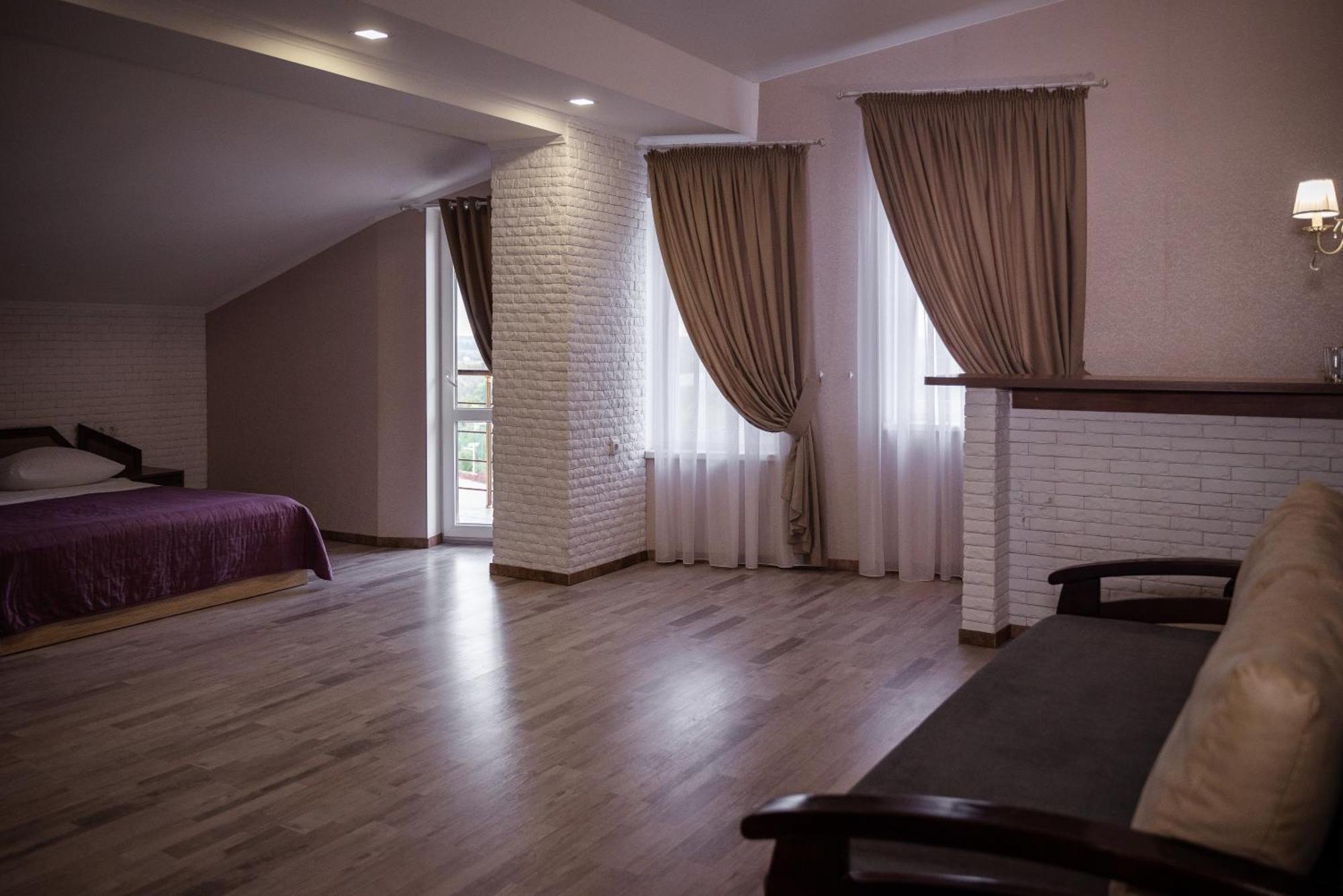 Hotel Butterfly Sadove ภายนอก รูปภาพ