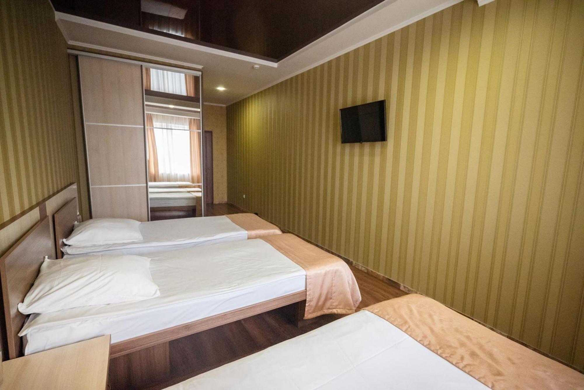Hotel Butterfly Sadove ภายนอก รูปภาพ