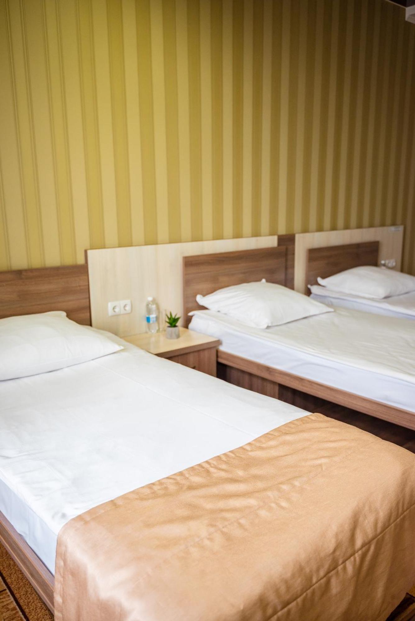 Hotel Butterfly Sadove ภายนอก รูปภาพ
