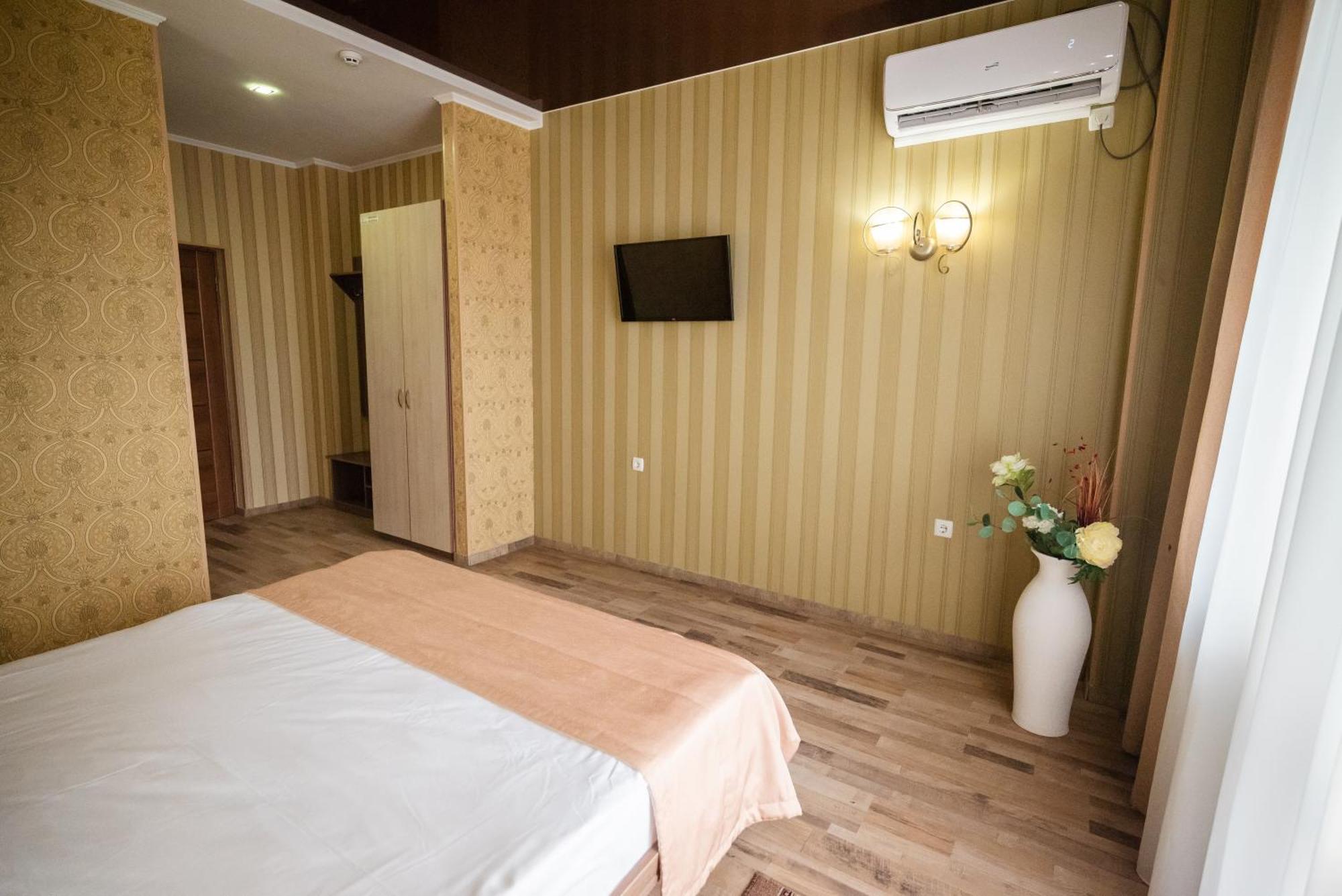 Hotel Butterfly Sadove ภายนอก รูปภาพ